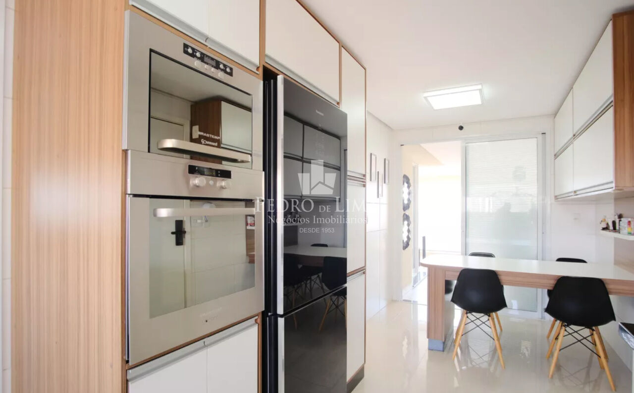 Apartamento com 3 suítes e 4 vagas, 227m²  no Condomínio Monte Serrat - Tatuapé