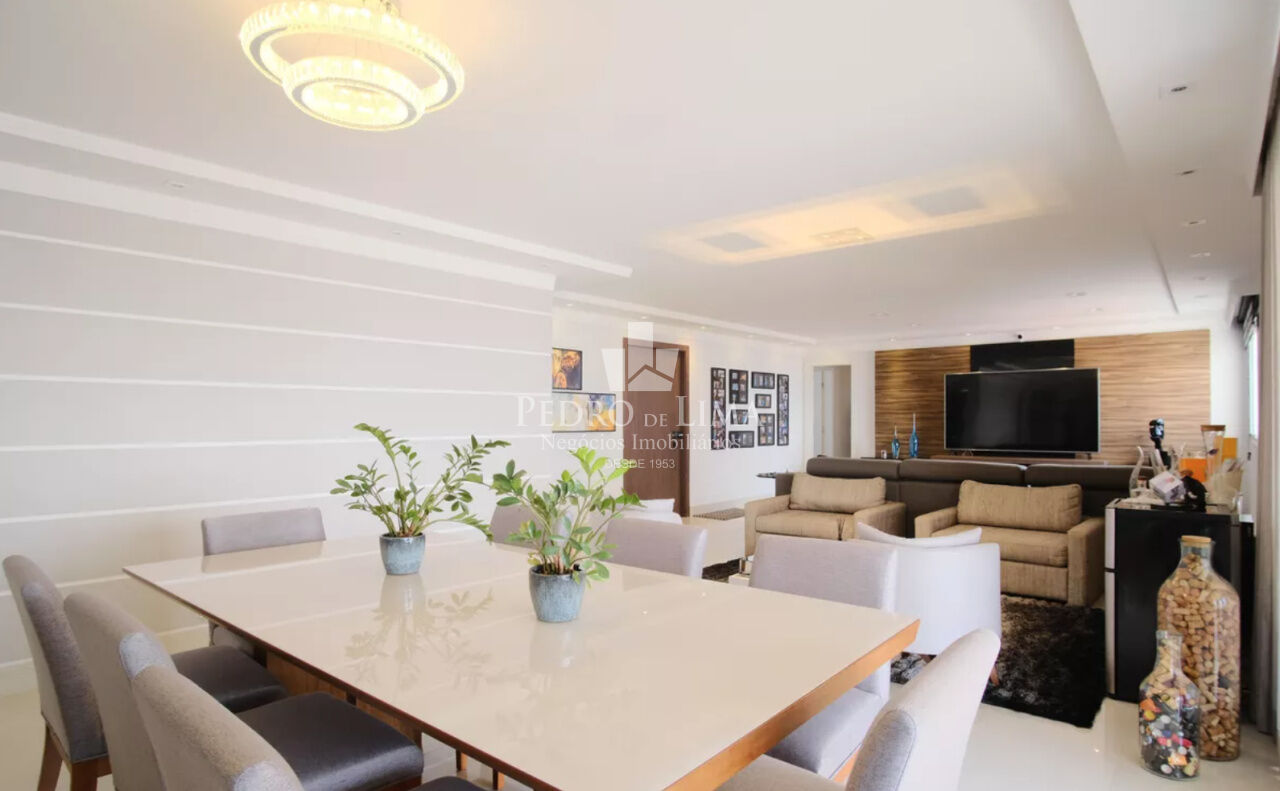 Apartamento com 3 suítes e 4 vagas, 227m²  no Condomínio Monte Serrat - Tatuapé