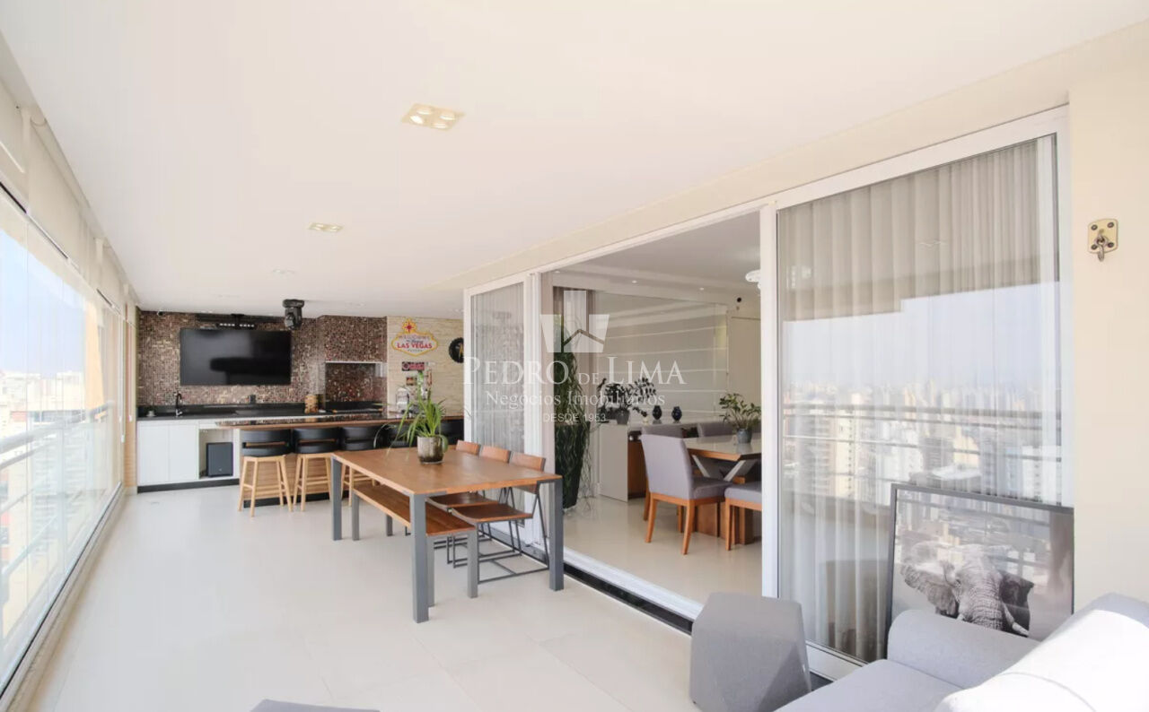 Apartamento com 3 suítes e 4 vagas, 227m²  no Condomínio Monte Serrat - Tatuapé