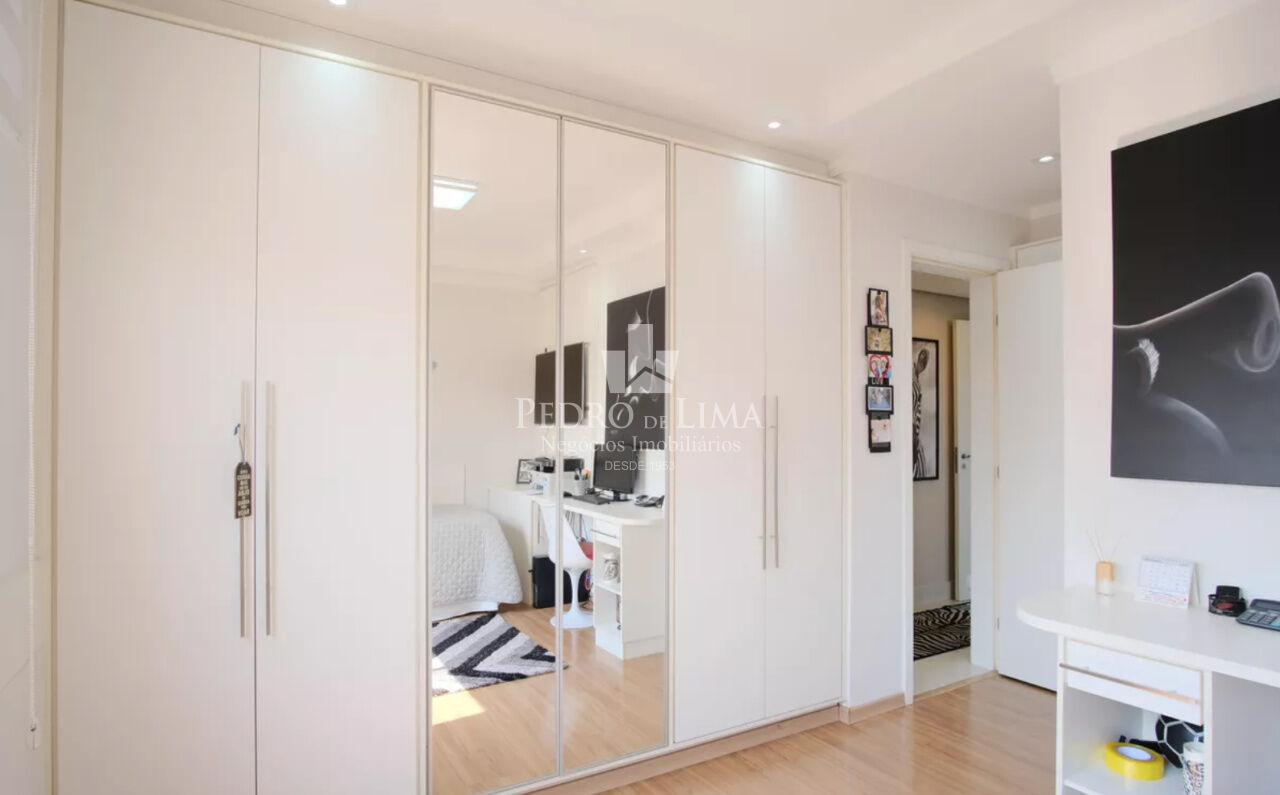 Apartamento com 3 suítes e 4 vagas, 227m²  no Condomínio Monte Serrat - Tatuapé