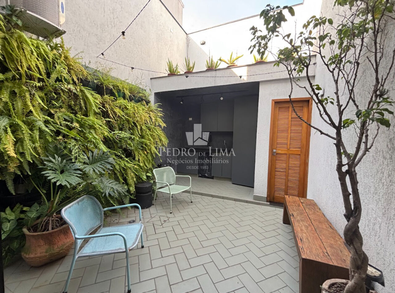Casa de Vila na Mooca 2 quartos sendo 2 suítes , 3 banheiro, espaço gourmet, 2 vagas de garagem