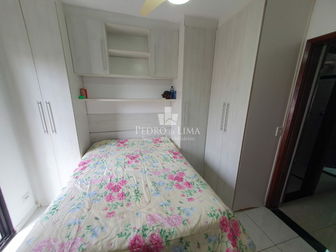 Casa de condomínio na Vila Formosa, 92m², 4 quartos sendo 2 suítes e 2 vagas.