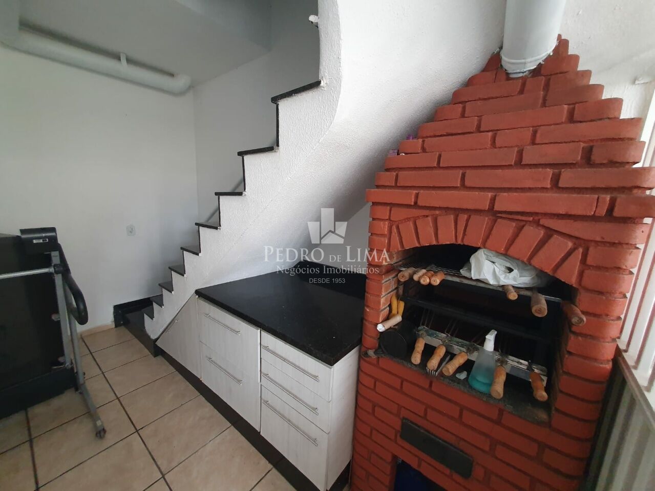 Casa de condomínio na Vila Formosa, 92m², 4 quartos sendo 2 suítes e 2 vagas.