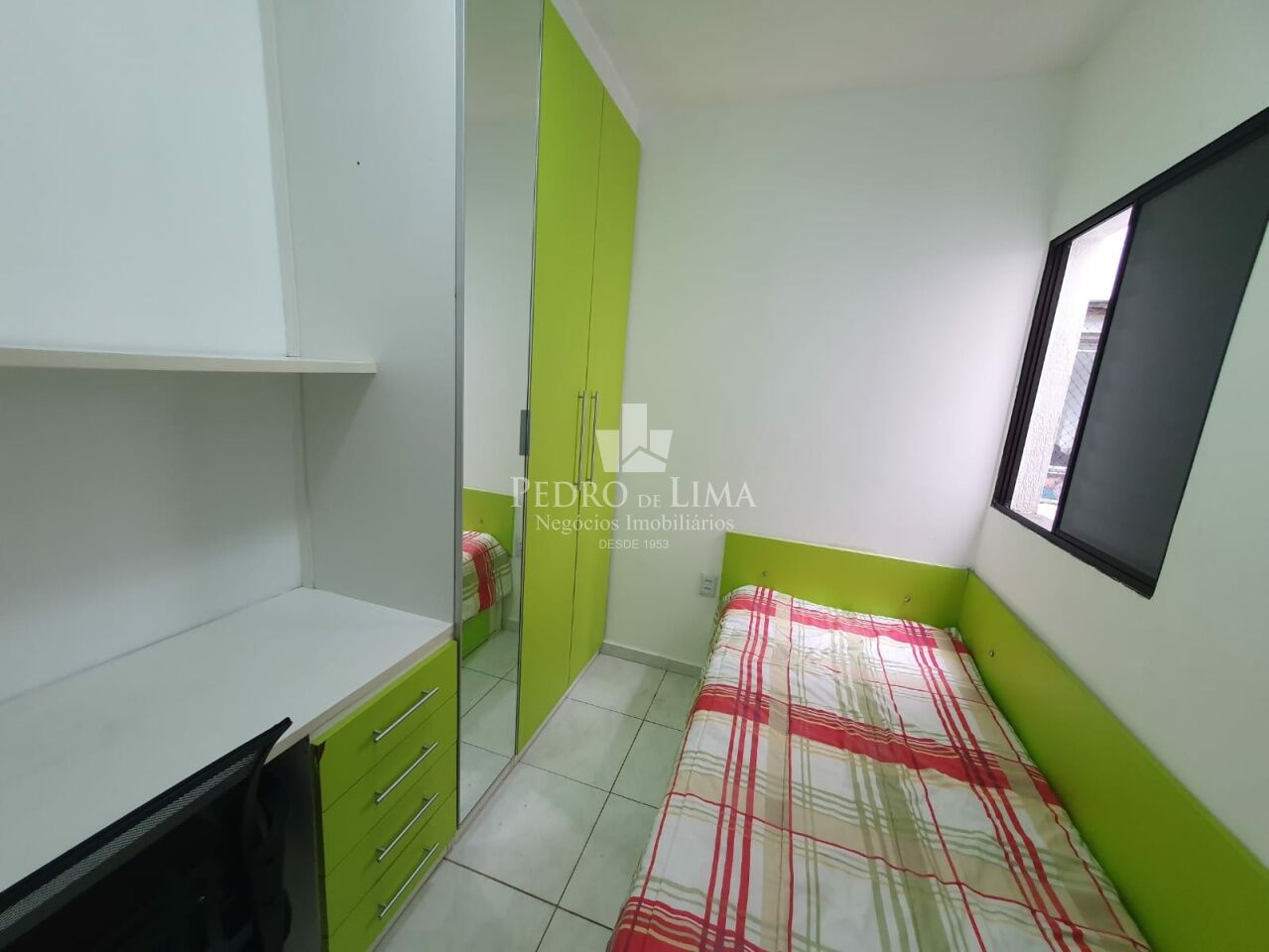 Casa de condomínio na Vila Formosa, 92m², 4 quartos sendo 2 suítes e 2 vagas.