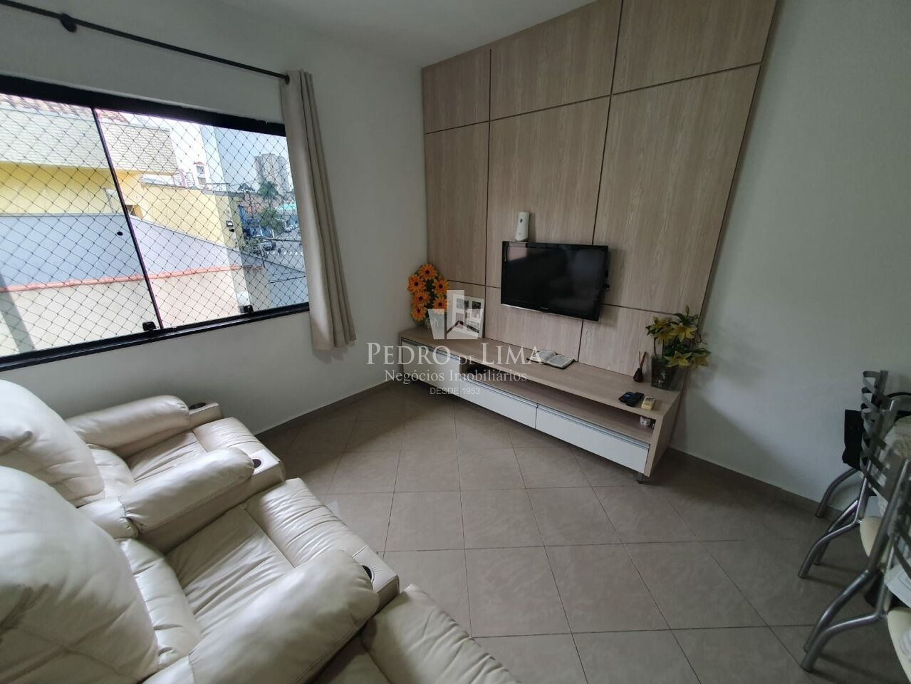Casa de condomínio na Vila Formosa, 92m², 4 quartos sendo 2 suítes e 2 vagas.