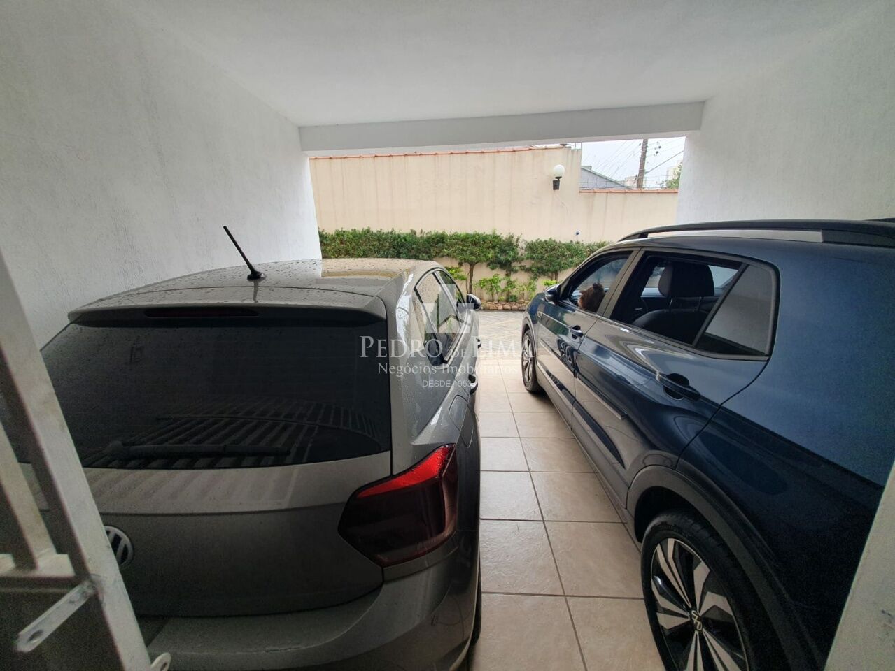 Casa de condomínio na Vila Formosa, 92m², 4 quartos sendo 2 suítes e 2 vagas.