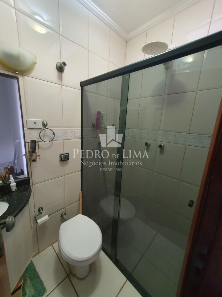 Casa de condomínio na Vila Formosa, 92m², 4 quartos sendo 2 suítes e 2 vagas.