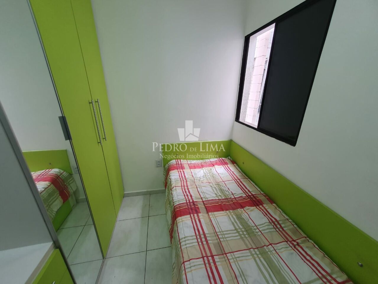 Casa de condomínio na Vila Formosa, 92m², 4 quartos sendo 2 suítes e 2 vagas.