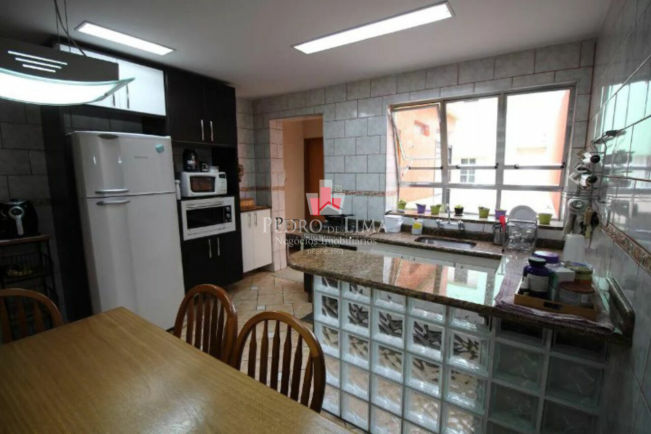 Sobrado Residencial de 2 Dormitórios e uma Vaga a uma Distância de 250 metros do Metrô Carrão