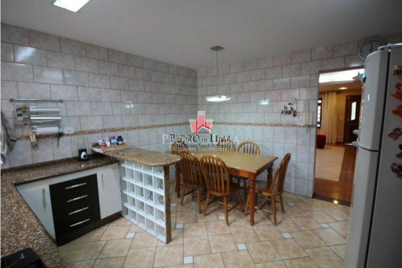 Sobrado Residencial de 2 Dormitórios e uma Vaga a uma Distância de 250 metros do Metrô Carrão