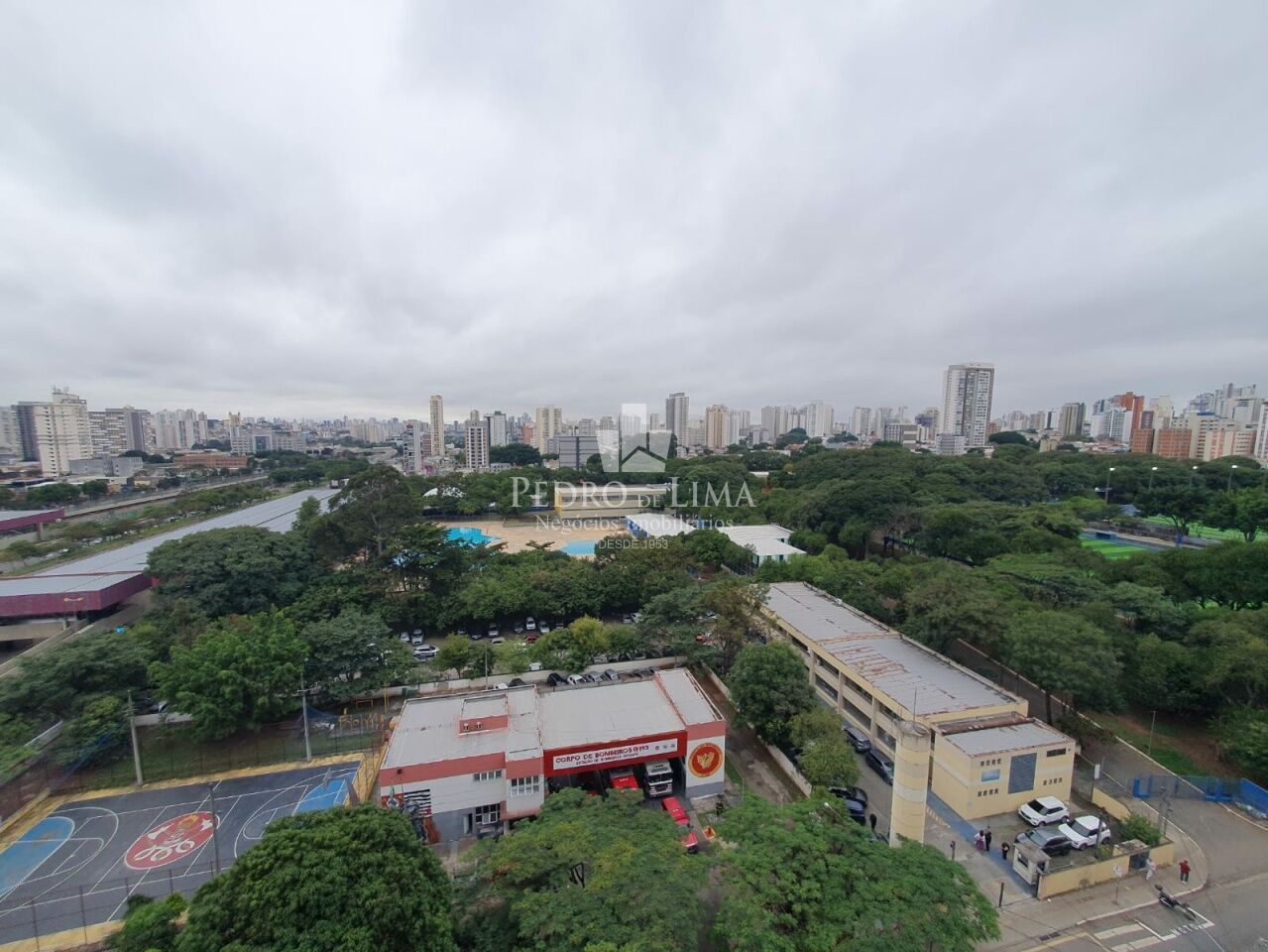 Apartamento no Tatuapé a 100 m do Metrô Carrão, 60m², 2 quartos, 1 banheiro e 1 vaga