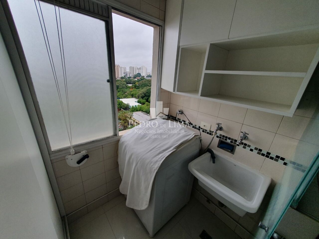 Apartamento no Tatuapé a 100 m do Metrô Carrão, 60m², 2 quartos, 1 banheiro e 1 vaga
