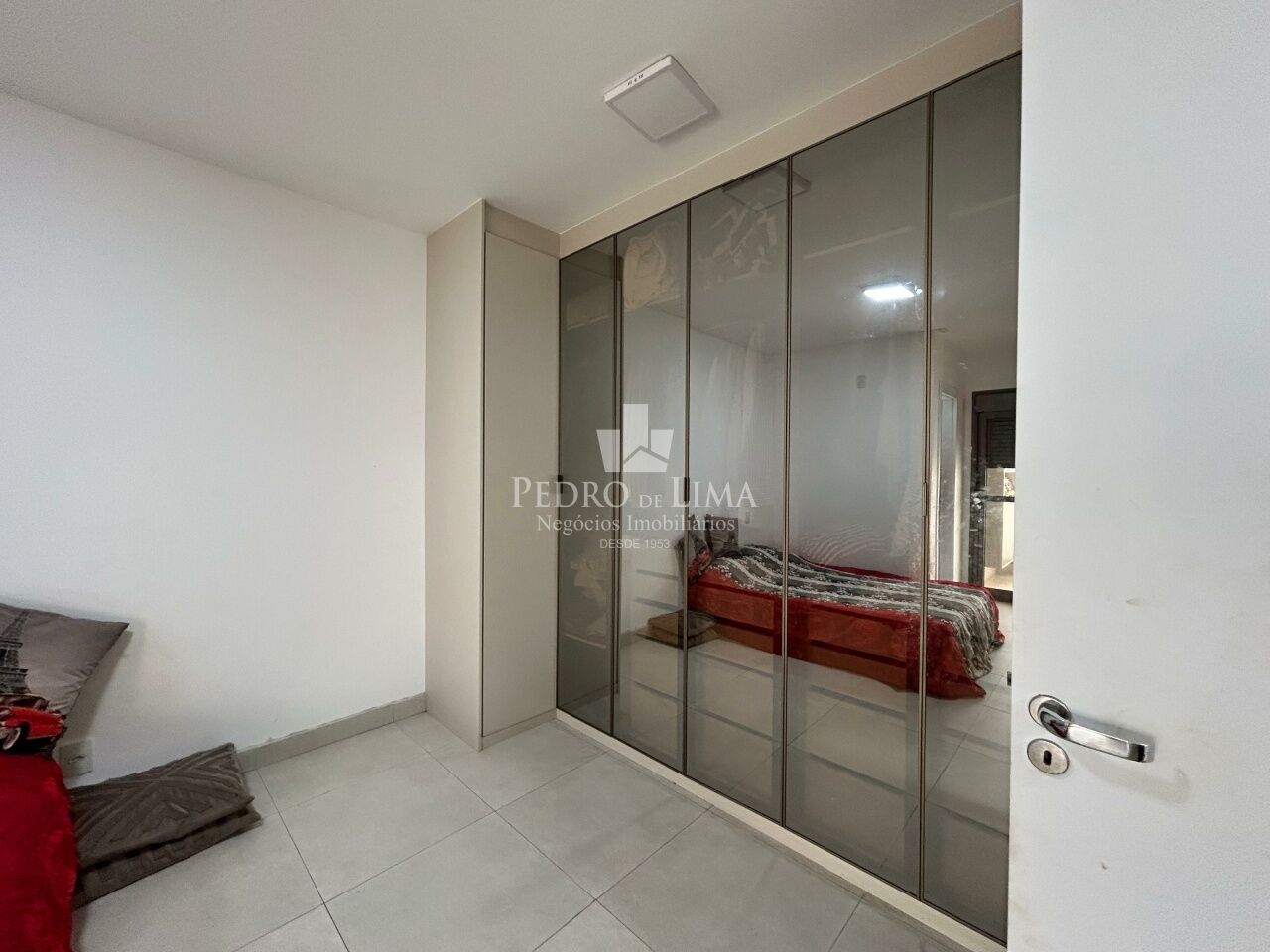 Apartamento na Mooca, 129m² 3 suítes, varanda com churrasqueira e 2 vagas.