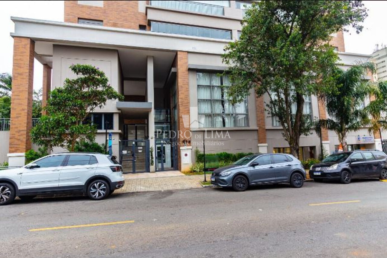 Apartamento na Mooca, 129m² 3 suítes, varanda com churrasqueira e 2 vagas.