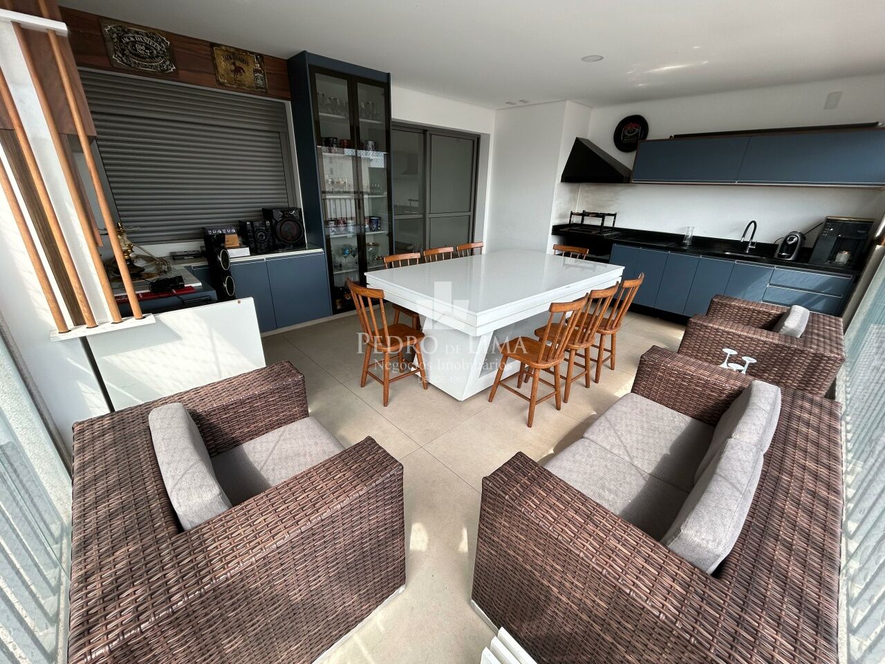 Apartamento na Mooca, 129m² 3 suítes, varanda com churrasqueira e 2 vagas.