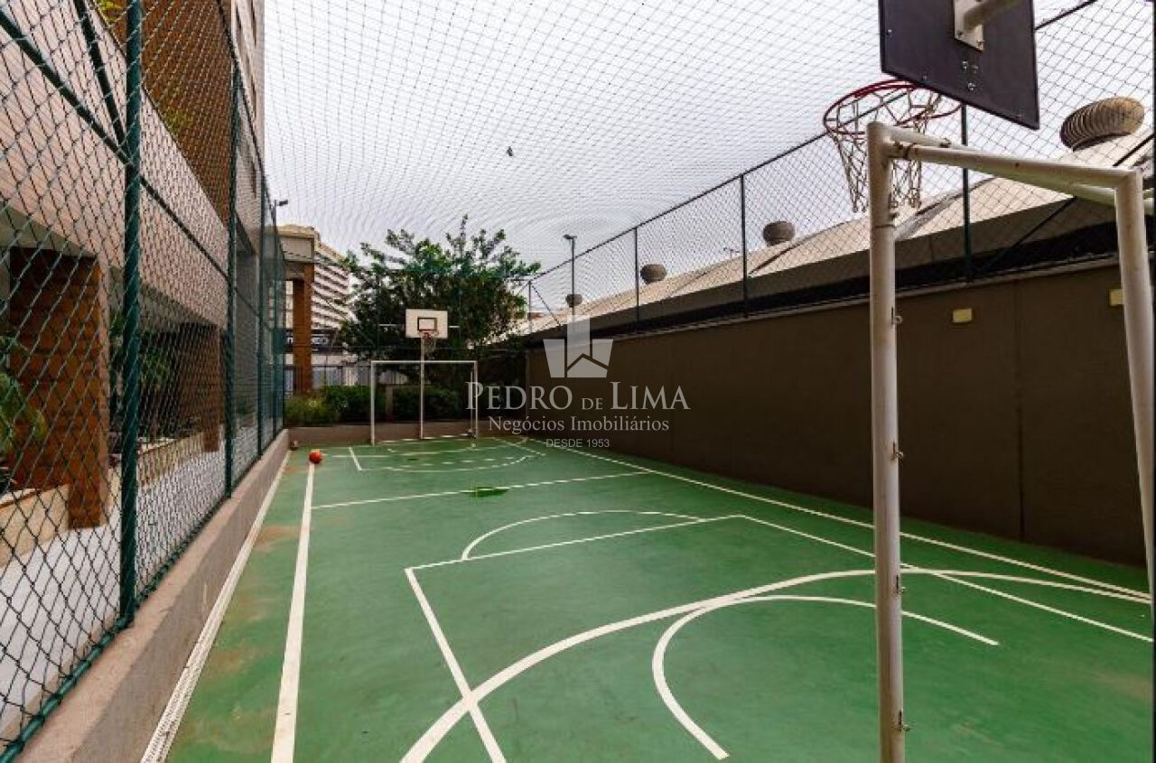 Apartamento na Mooca, 129m² 3 suítes, varanda com churrasqueira e 2 vagas.