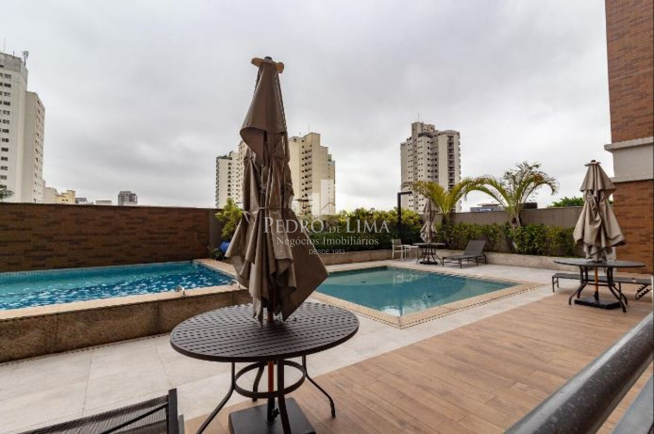 Apartamento na Mooca, 129m² 3 suítes, varanda com churrasqueira e 2 vagas.