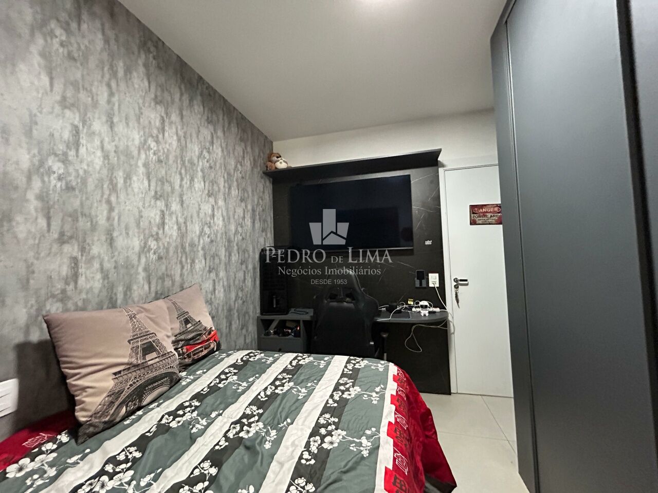 Apartamento na Mooca, 129m² 3 suítes, varanda com churrasqueira e 2 vagas.