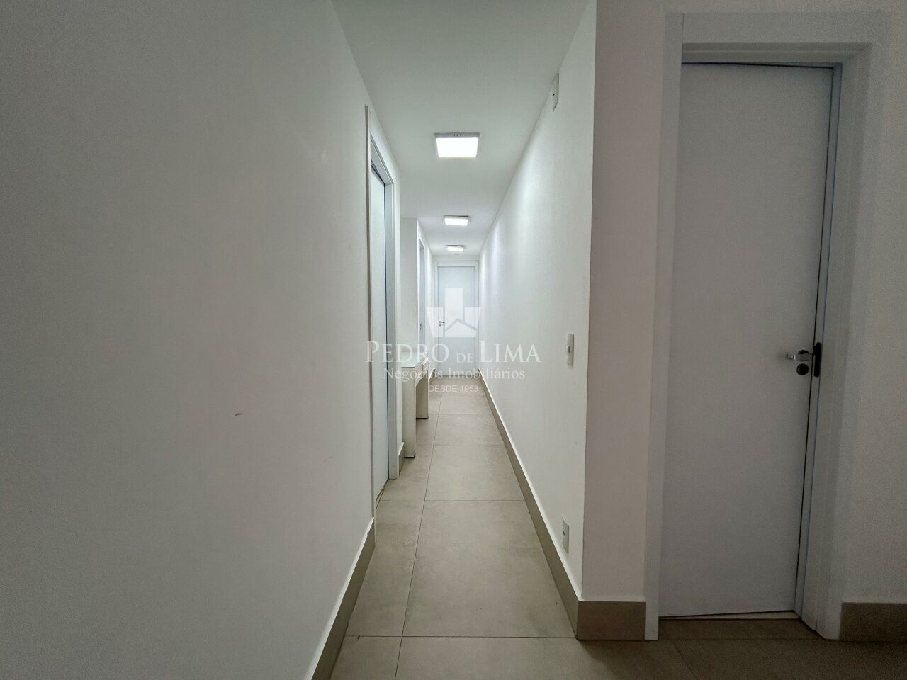 Apartamento na Mooca, 129m² 3 suítes, varanda com churrasqueira e 2 vagas.