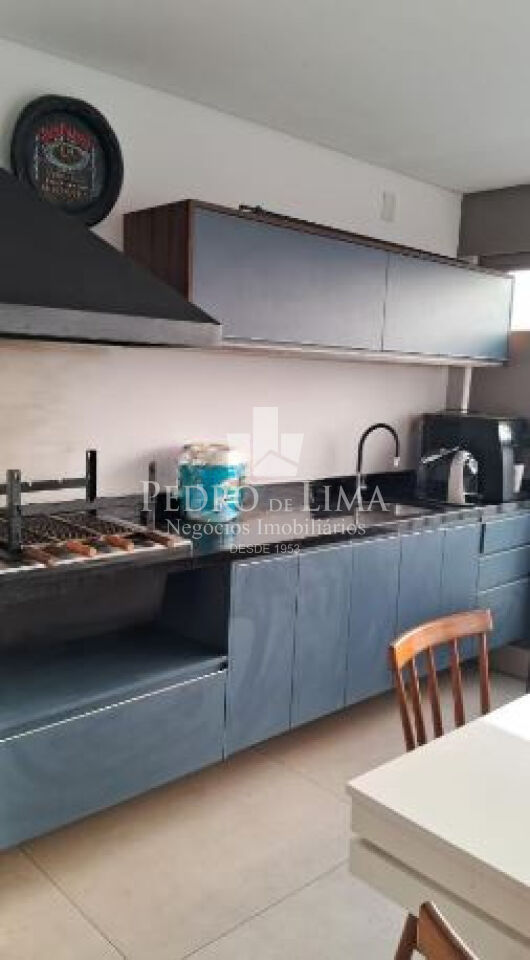 Apartamento na Mooca, 129m² 3 suítes, varanda com churrasqueira e 2 vagas.