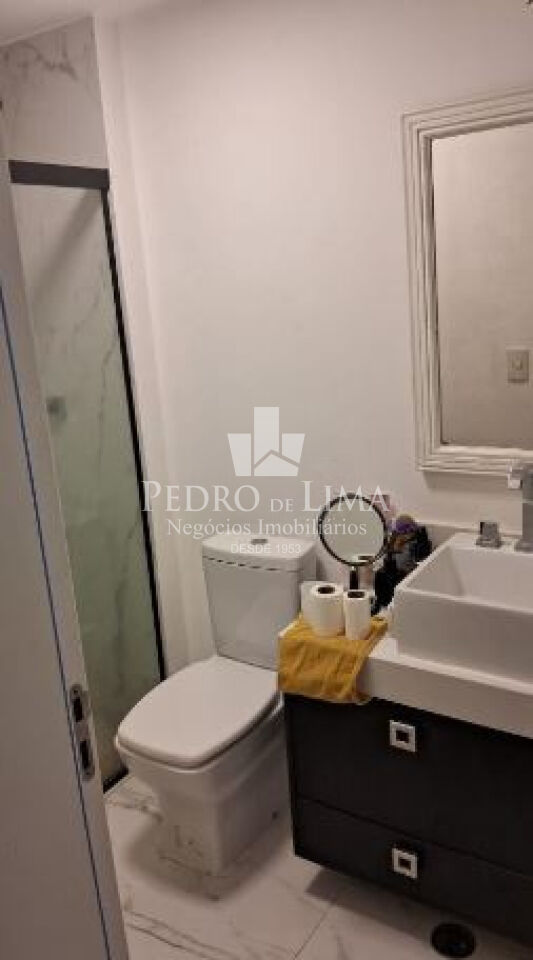 Apartamento na Mooca, 129m² 3 suítes, varanda com churrasqueira e 2 vagas.