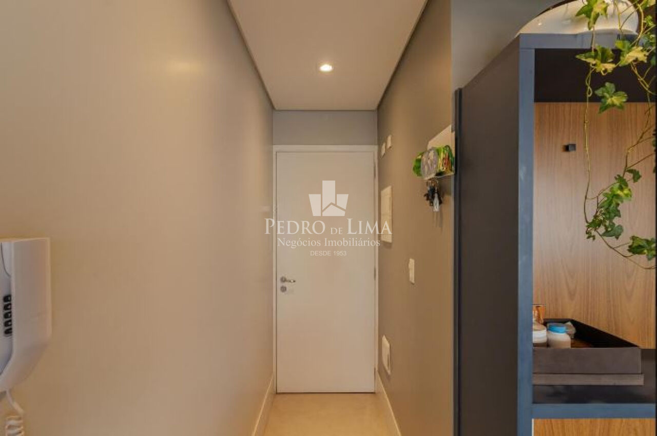 Apartamento na Mooca, reformado, 104m², 3 dormitórios sendo 1 suíte, 2 vagas, varanda gourmet.