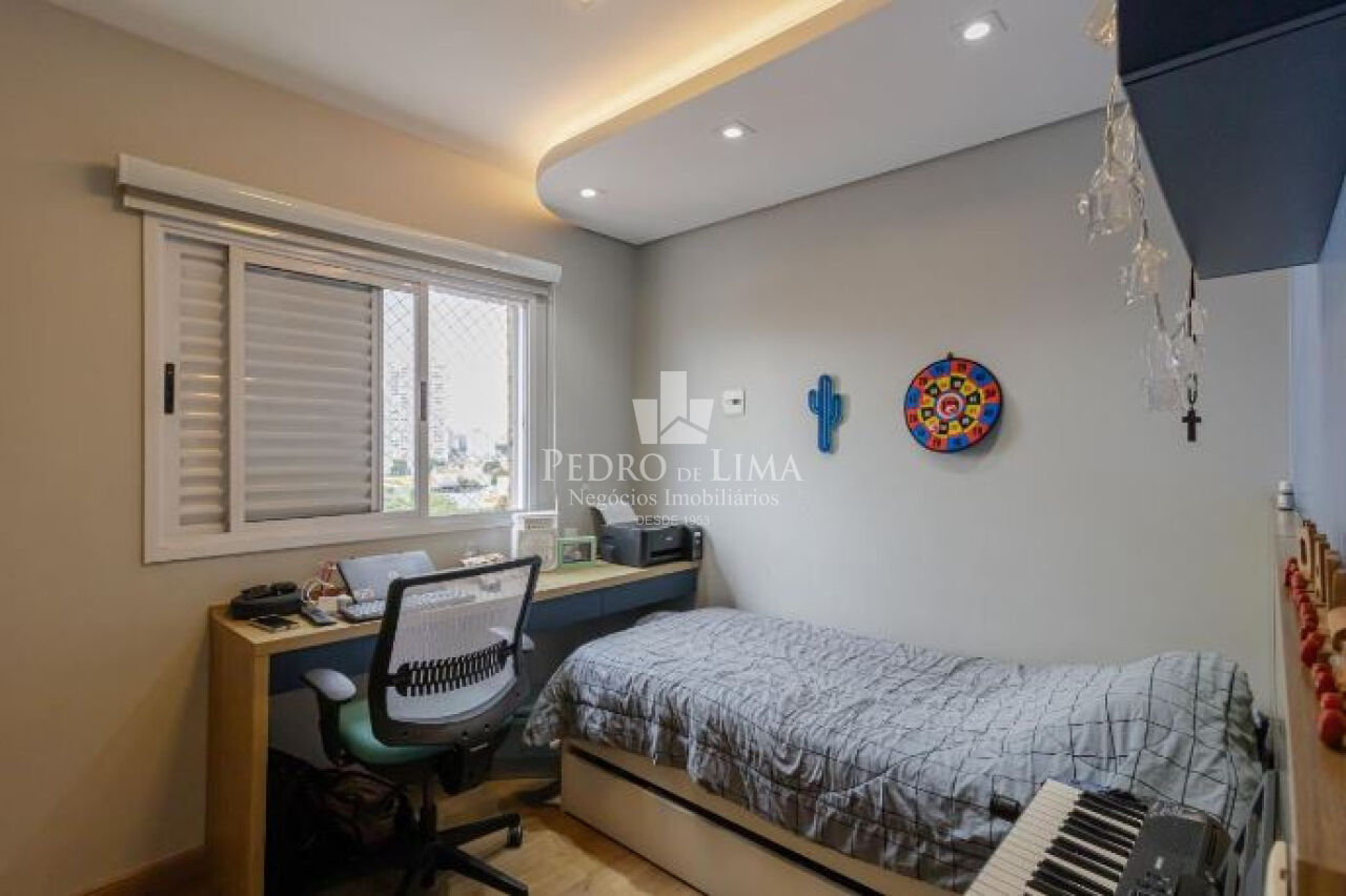 Apartamento na Mooca, reformado, 104m², 3 dormitórios sendo 1 suíte, 2 vagas, varanda gourmet.