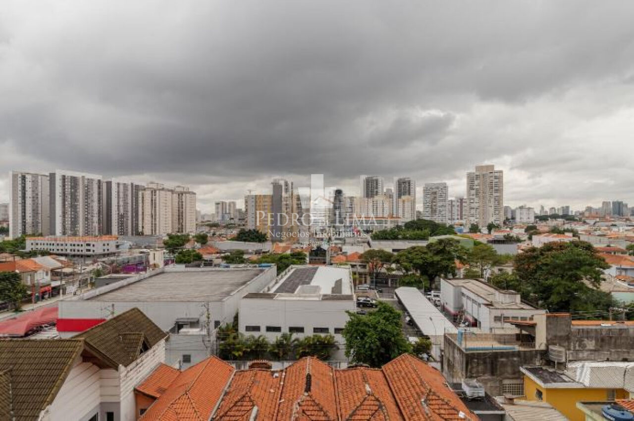 Apartamento na Mooca, reformado, 104m², 3 dormitórios sendo 1 suíte, 2 vagas, varanda gourmet.