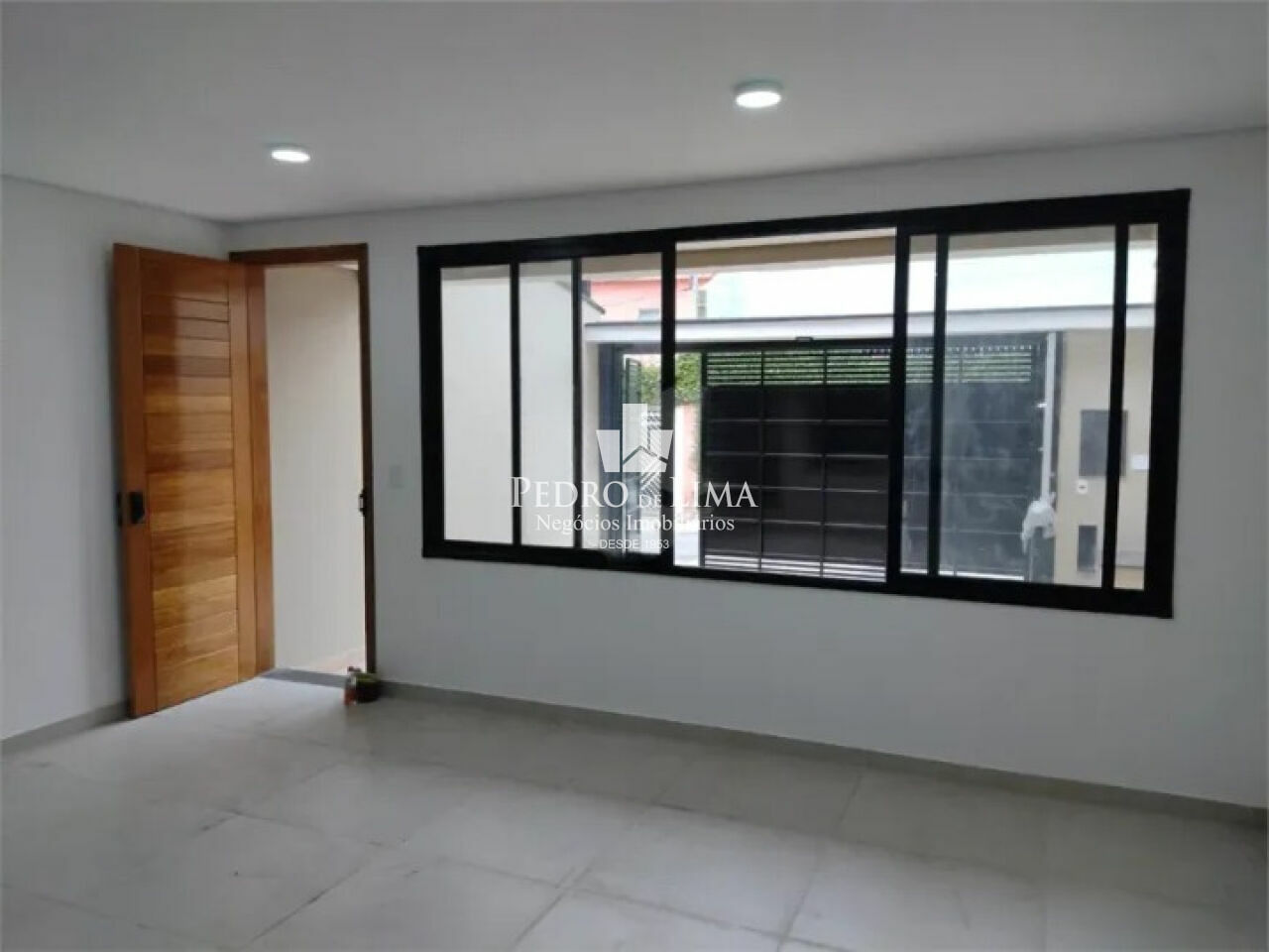Sobrado 3 dormitorios sendo 1 suite 2 vagas de garagem na Vila Carrão