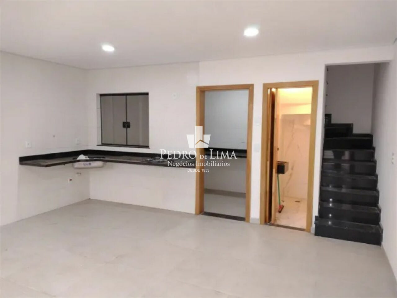 Sobrado 3 dormitorios sendo 1 suite 2 vagas de garagem na Vila Carrão