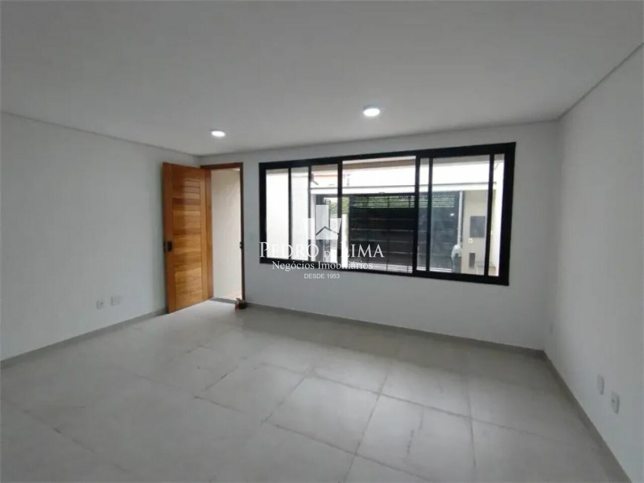 Sobrado 3 dormitorios sendo 1 suite 2 vagas de garagem na Vila Carrão