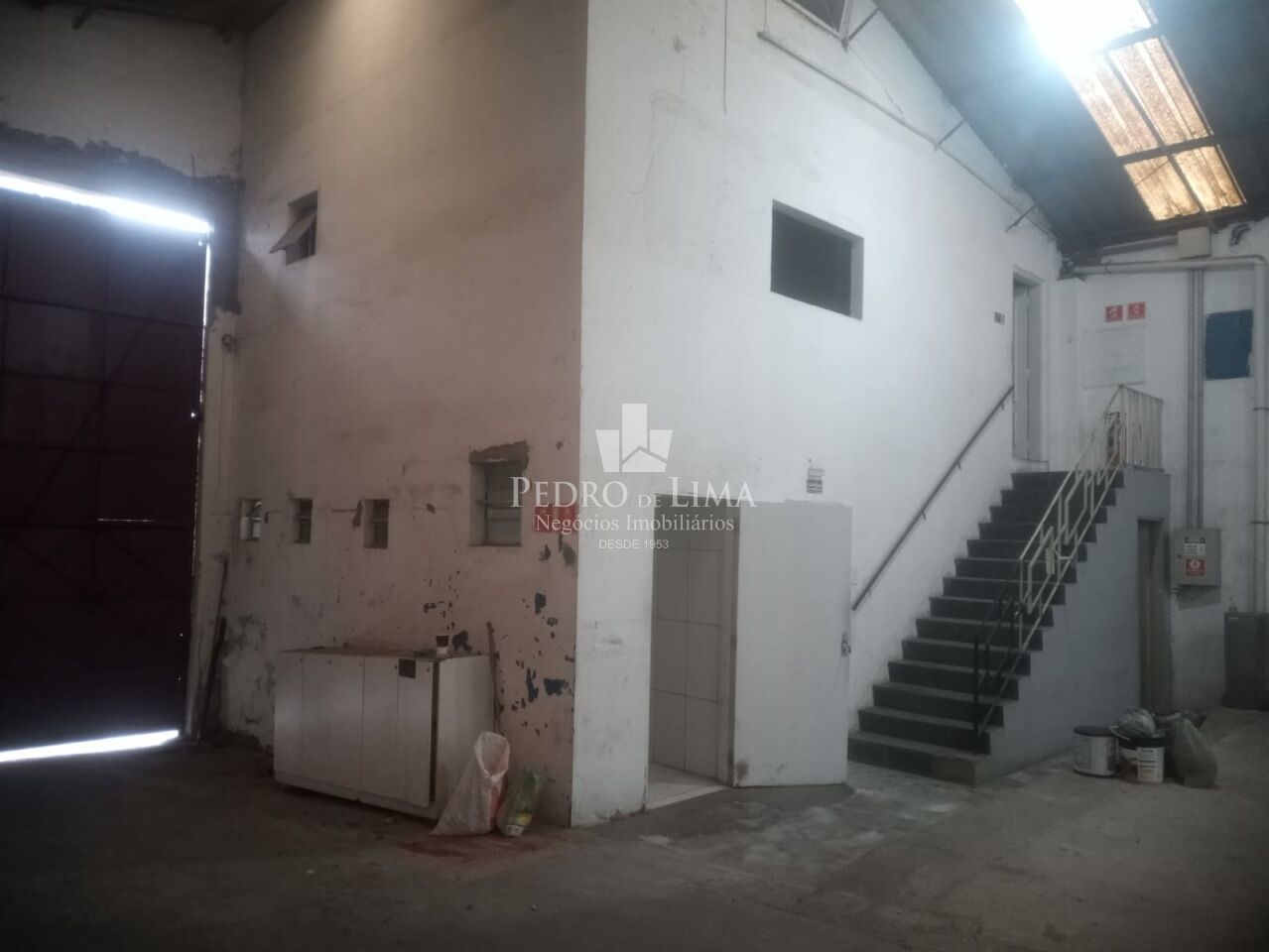 Galpão com  aproximadamente  750m² no Carrão 
