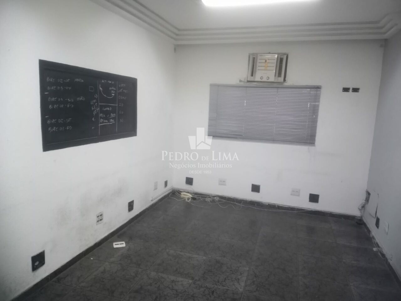 Galpão com  aproximadamente  750m² no Carrão 