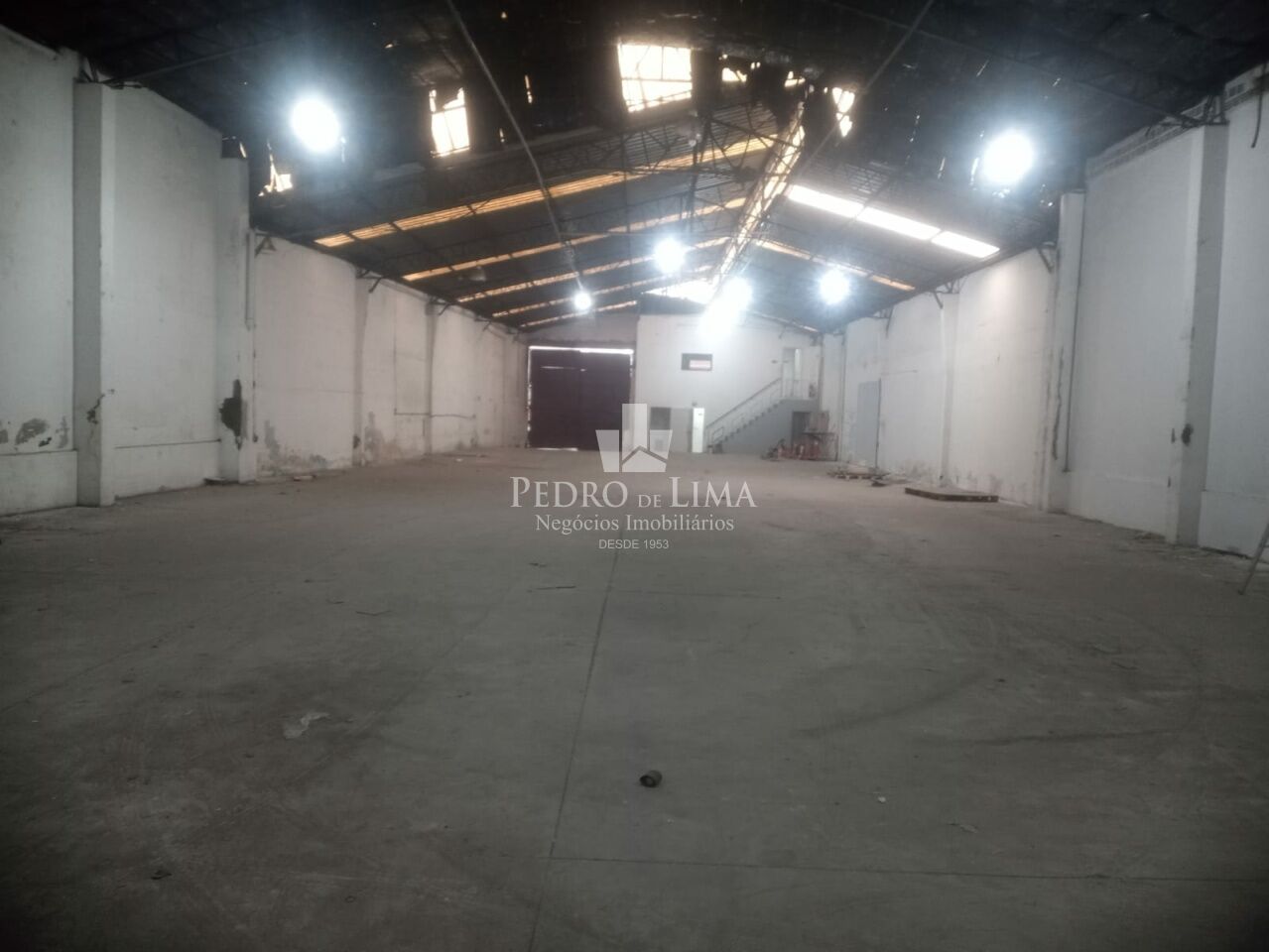 Galpão com  aproximadamente  750m² no Carrão 