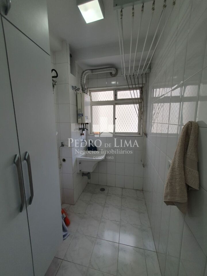 Apartamento no Tatuapé, a duas quadras do Metrô Carrão, 54m2, 2 dormitórios sendo 1 suíte e 3 vagas.