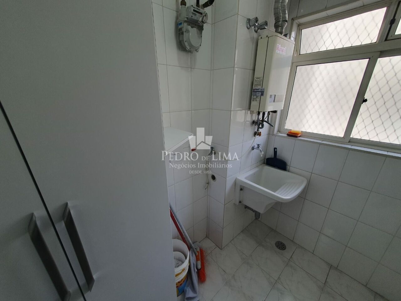 Apartamento no Tatuapé, a duas quadras do Metrô Carrão, 54m2, 2 dormitórios sendo 1 suíte e 3 vagas.