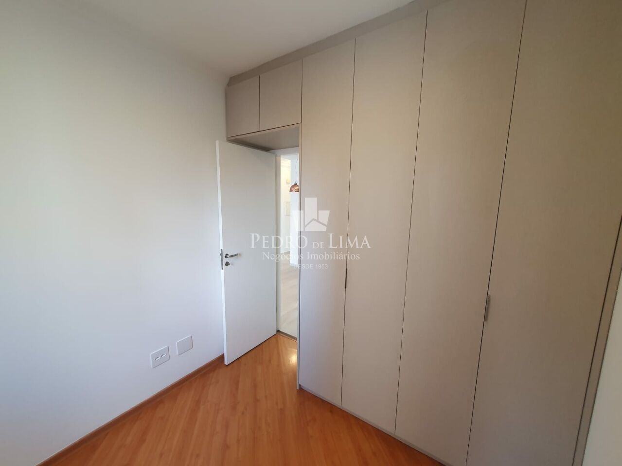 Apartamento no Tatuapé, a duas quadras do Metrô Carrão, 54m2, 2 dormitórios sendo 1 suíte e 3 vagas.