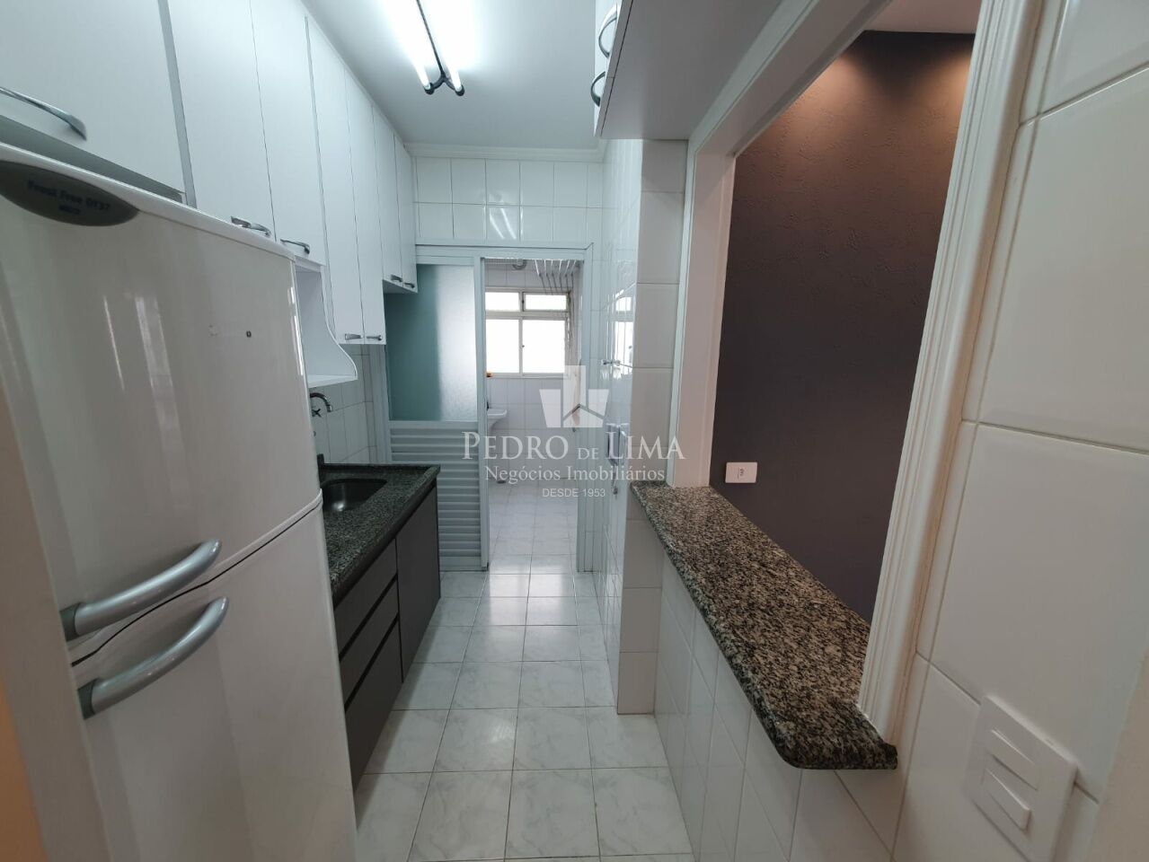 Apartamento no Tatuapé, a duas quadras do Metrô Carrão, 54m2, 2 dormitórios sendo 1 suíte e 3 vagas.