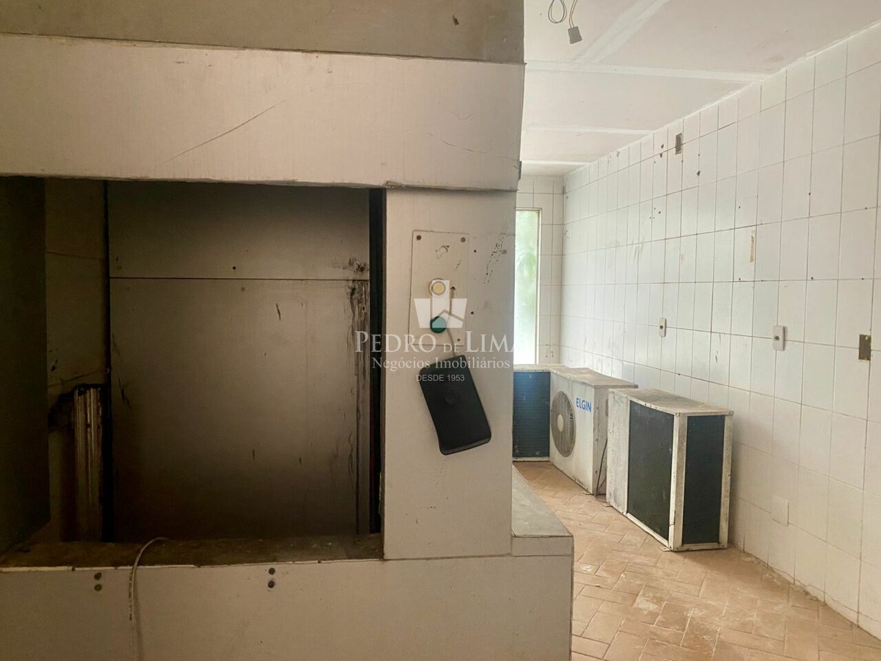 salão Comercial ESQUINA 490m2 e 2 pavimentos no Tatuapé
