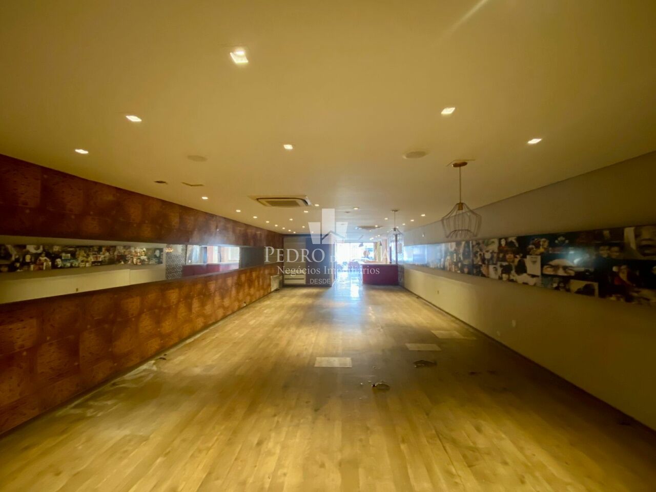 salão Comercial ESQUINA 490m2 e 2 pavimentos no Tatuapé