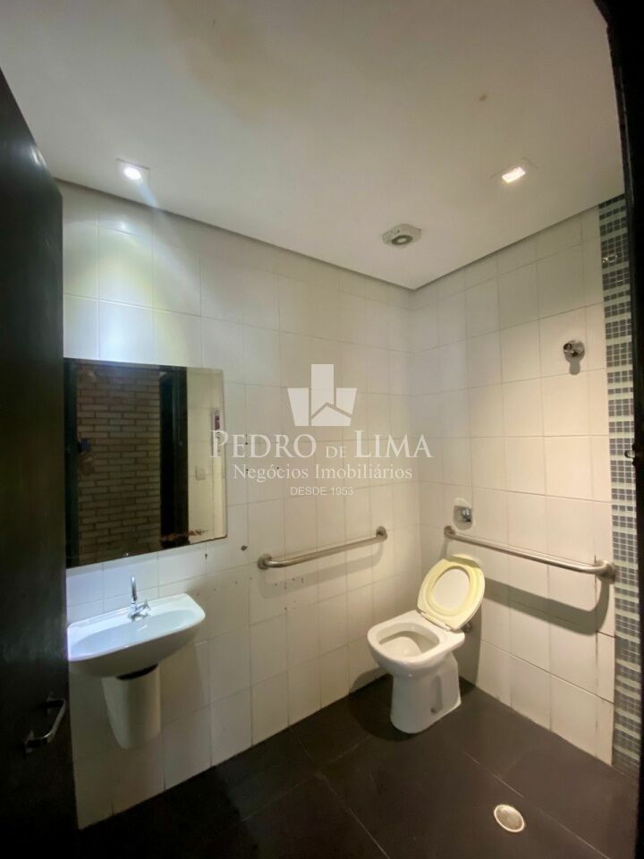 salão Comercial ESQUINA 490m2 e 2 pavimentos no Tatuapé