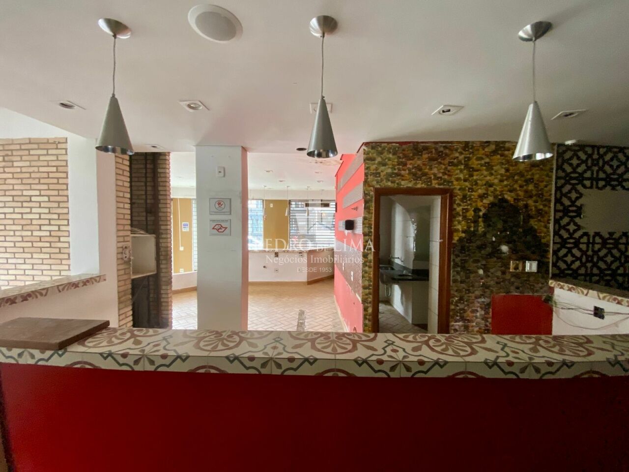 salão Comercial ESQUINA 490m2 e 2 pavimentos no Tatuapé