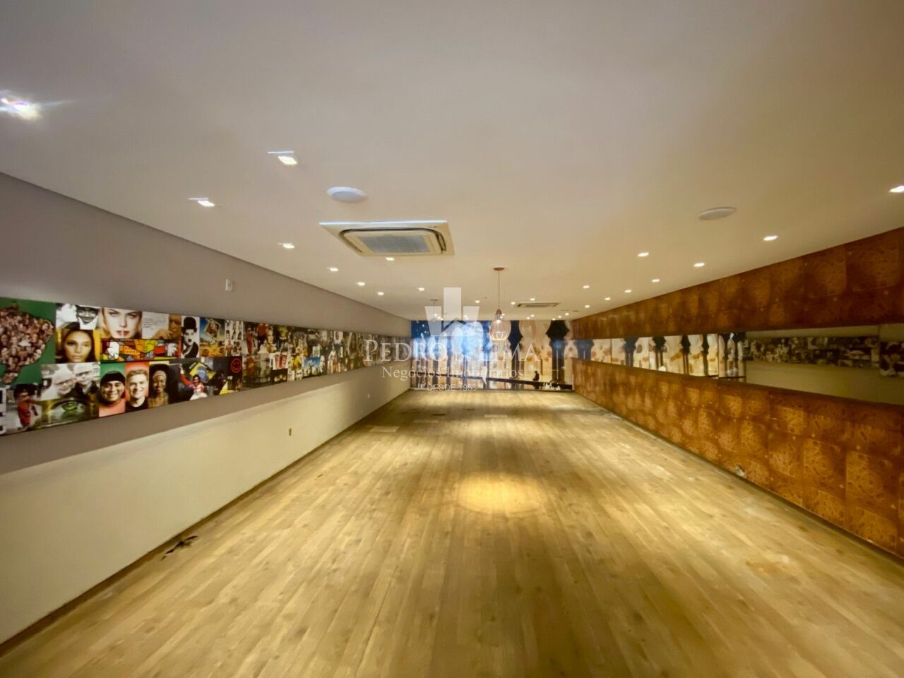 salão Comercial ESQUINA 490m2 e 2 pavimentos no Tatuapé