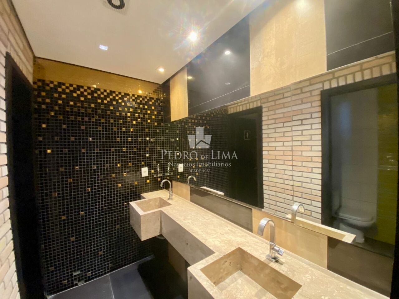 salão Comercial ESQUINA 490m2 e 2 pavimentos no Tatuapé