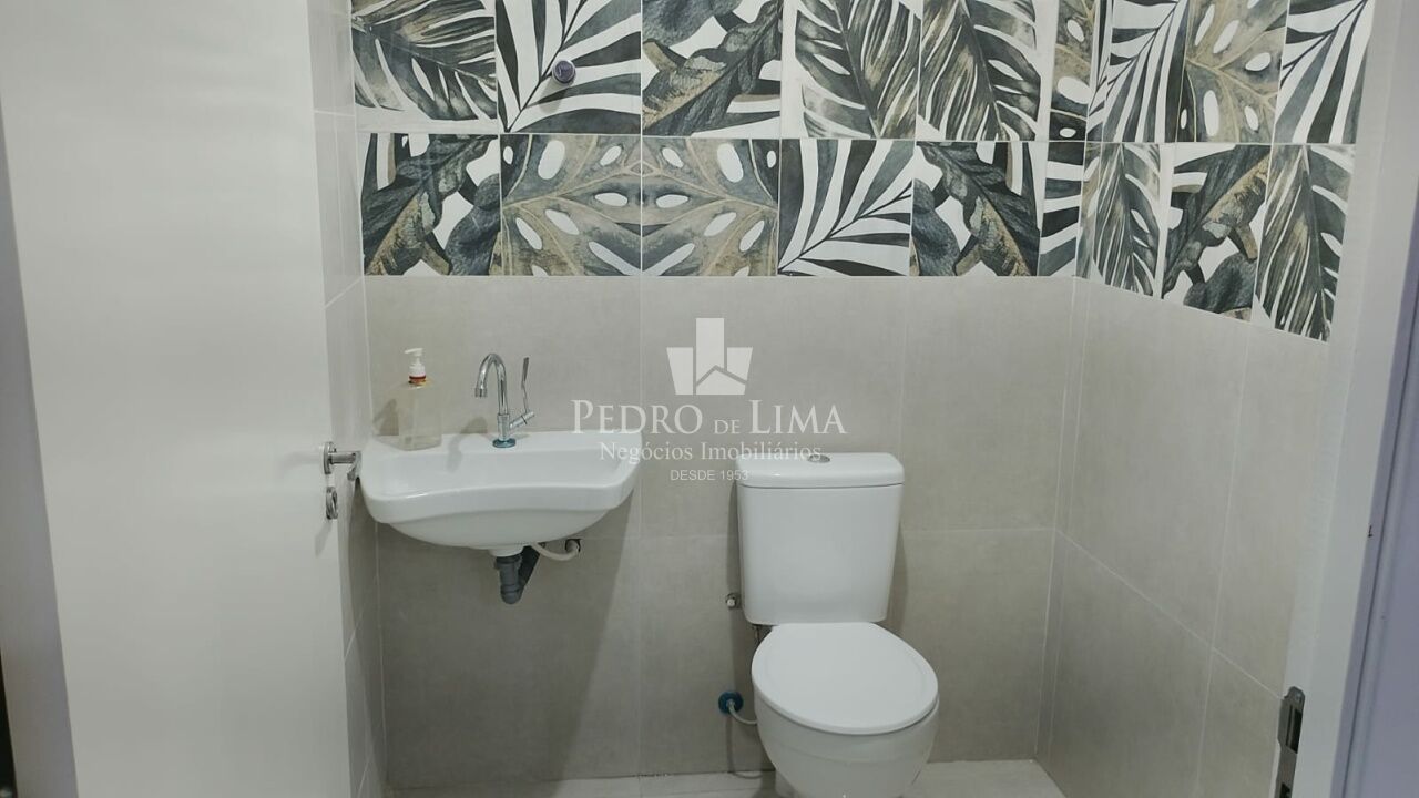 Prédio Comercial de 299 m² para Venda ou Locação! Clínicas/Laboratórios Próximo ao Metrô Carrão