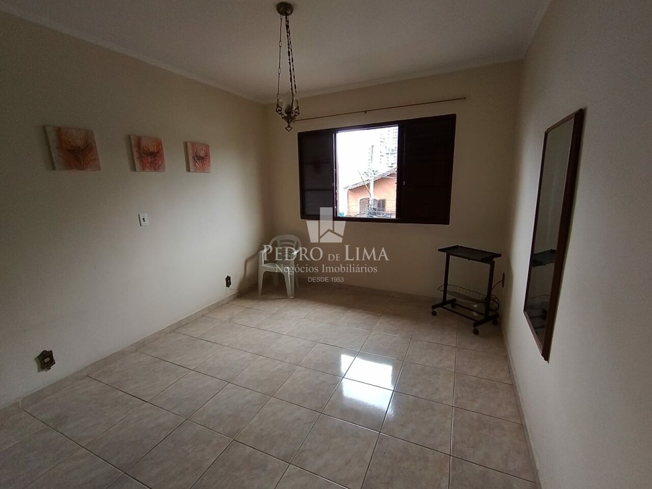 Sobrado Residencial de 3 Dormitórios,2 Vagas, Área Gourmet, Próximo ao Metrô Guilhermina