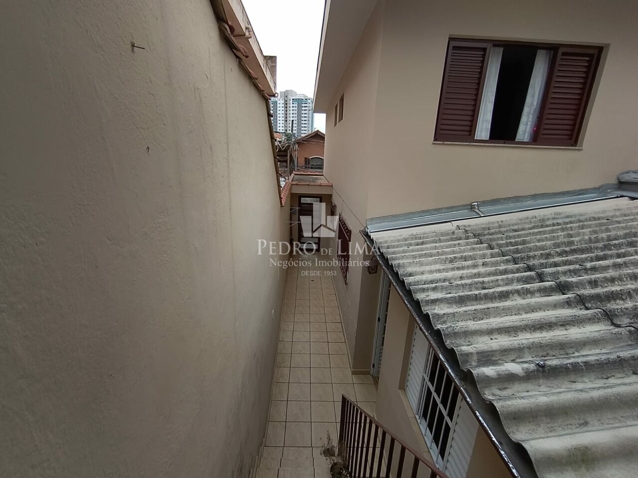 Sobrado Residencial de 3 Dormitórios,2 Vagas, Área Gourmet, Próximo ao Metrô Guilhermina
