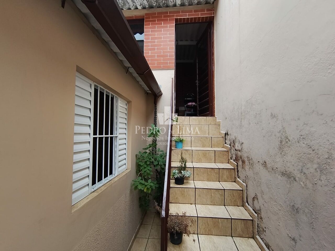 Sobrado Residencial de 3 Dormitórios,2 Vagas, Área Gourmet, Próximo ao Metrô Guilhermina