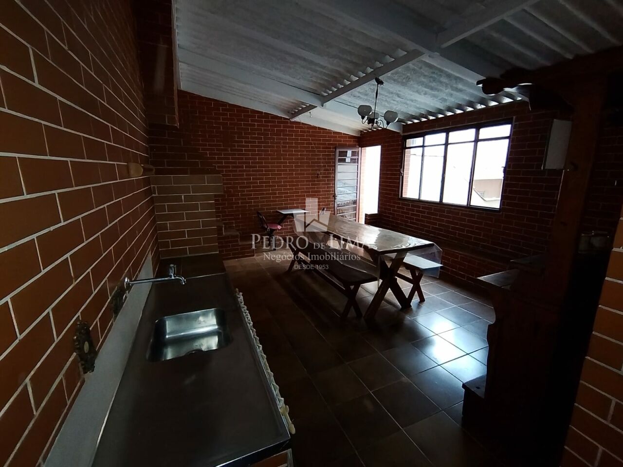 Sobrado Residencial de 3 Dormitórios,2 Vagas, Área Gourmet, Próximo ao Metrô Guilhermina