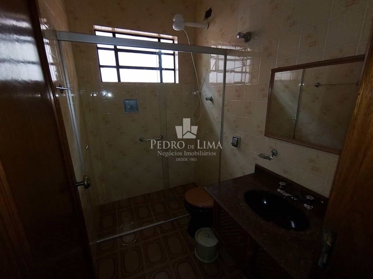 Sobrado Residencial de 3 Dormitórios,2 Vagas, Área Gourmet, Próximo ao Metrô Guilhermina